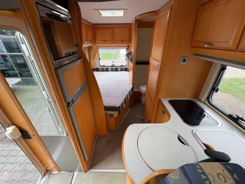 Hymer Tramp 655 Airco,Topindeling,Festbett  Foto: 11