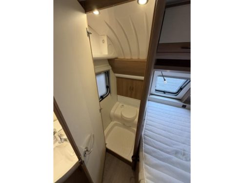 Hobby De Luxe 540 KMFE 3 bunk beds Mover Air conditioning  photo: 19