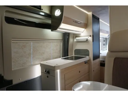 Eura Mobil Van 635 HB Techo elevable - cama elevable el&eacute;ctrica 1er prop. foto: 14