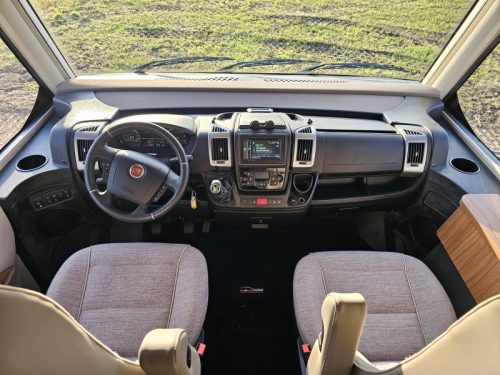 Hymer B678 Premium Line single beds photo: 18
