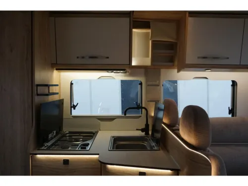 Eura Mobil Profila RS 675 SB Electric pop-up bed  photo: 13