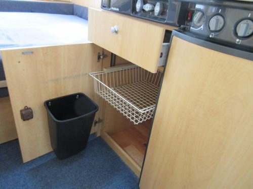 Dethleffs Camper 440 DB con cama transversal y mover foto: 10