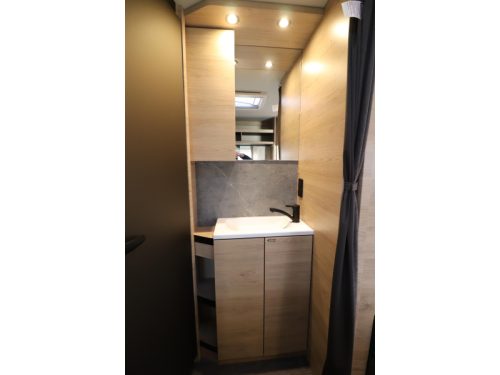 Weinsberg CaraOne Edition HOT 450 FU MODEL 2027 - 771 FLOOR photo: 13