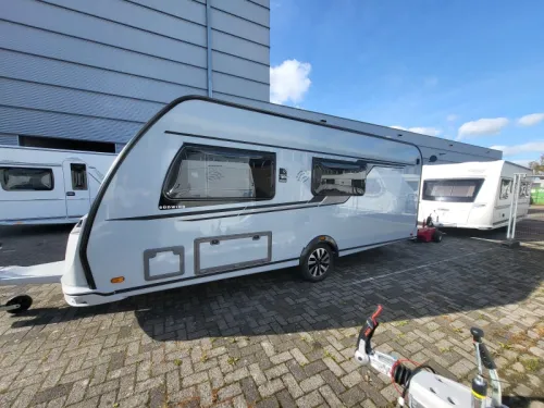 Knaus Sudwind Black Selection 540 FDK super ger&auml;umig und komplett Foto: 5