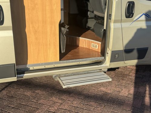 P&ouml;ssl 2 Win Euro 5 150 CV Camper van en estado nuevo, cama transversal, portabicicletas abatible, toldo, aire acondicionado, control de crucero, Bearlock foto: 4