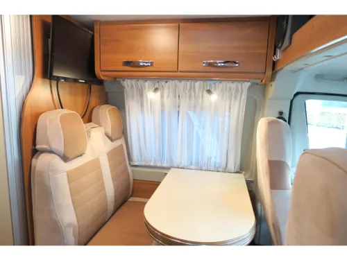 P&ouml;ssl Globecar 640 CAMP SINGLE BEDS+TOW HITCH+BLACK ED  photo: 12