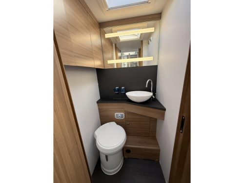 Adria Coral XL Plus 670 SL - FAMILIENWOHNMOBIL  Foto: 19