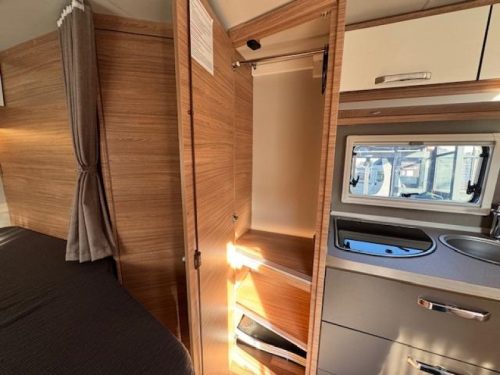 Weinsberg CaraCore 650 MF 2xAirco 180 PK 5persoons  foto: 18