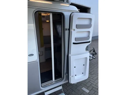 Eriba Touring Urban 540 Markise-Rangierhilfe-Hubdach Foto: 2