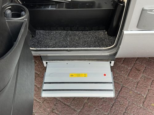 Hymer BMC-I 690 Queen bed-Pull-down bed-Mercedes photo: 20