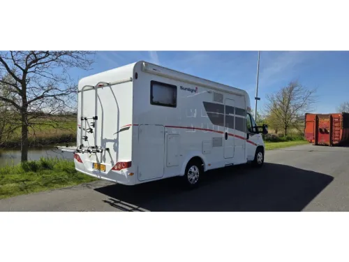Sunlight T 65 T65 sch&ouml;nes 4-Personen-Wohnmobil Foto: 1