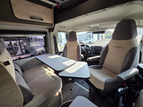 Weinsberg CaraBus 600 ME enkele bedden 4 persoons  foto: 4