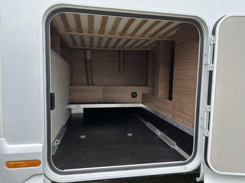Knaus L!ve Wave 650 MF 180HP-AUTOMATIC-694CM photo: 7