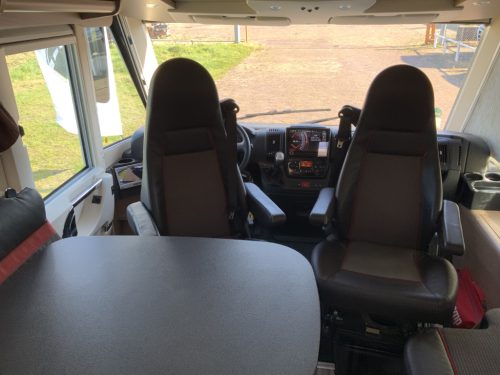 Carthago Malibu I 460 AUTOMATIC 150 hp Integral, Length-beds & Pull-down bed, Garage, Engine air conditioning, Roof air conditioning, Level System, Camper centrum on the road Marum photo: 13