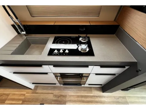 Niesmann+Bischoff Flair 920 ER photo: 7