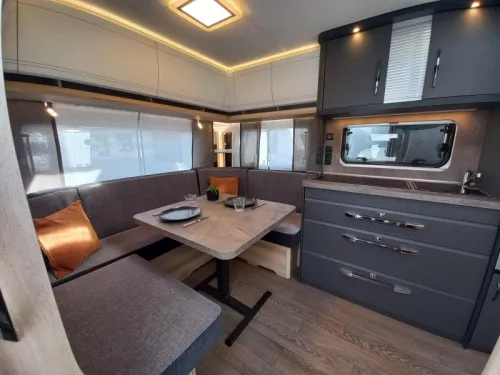 Hobby De Luxe 460 UFE Aktion: Kostenlose Rangierhilfe Foto: 5