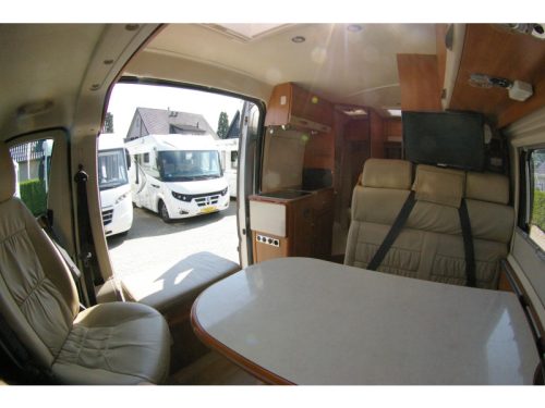 Rapido V56 French bed, 2x Swivel seats photo: 10