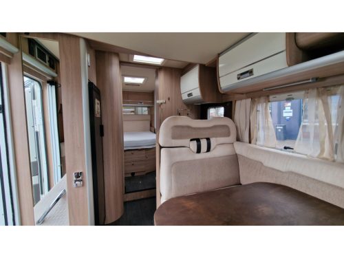 Laika Ecovip 312 queen bed and pull-down bed photo: 11