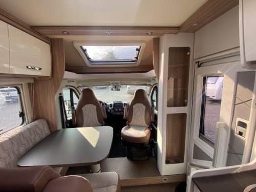 B&uuml;rstner Limited T 690 Foto: 11