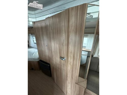 Eriba Feeling 442 SINGLE BEDS POP-TOP ROOF  photo: 6