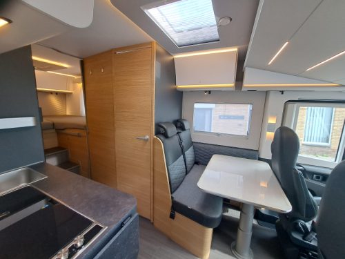 Adria Sonic 600 SL 180HP (ex-rental) photo: 4