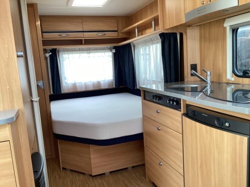 Avanc&eacute; Dethleffs Camper 450 DB foto: 3