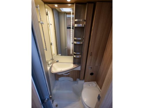 Knaus Sky TI 650 MEG L&Auml;NGSBETTEN XXL GARAGE! Foto: 17