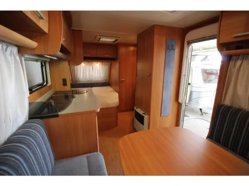 Knaus Sport 450 FU Rondzit, Voortent,  foto: 11