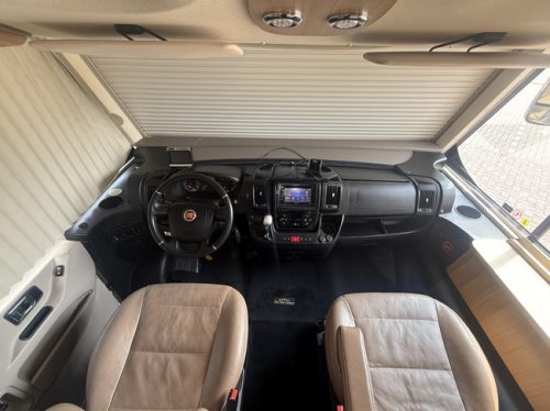Hymer B 594 automatic 150 hp very compact camper full options dwarbed+hefbed EP levelsysteem luifel webasto standkachel dakairco 2x zonnepaneel elktr schotel tv grote garage photo: 10