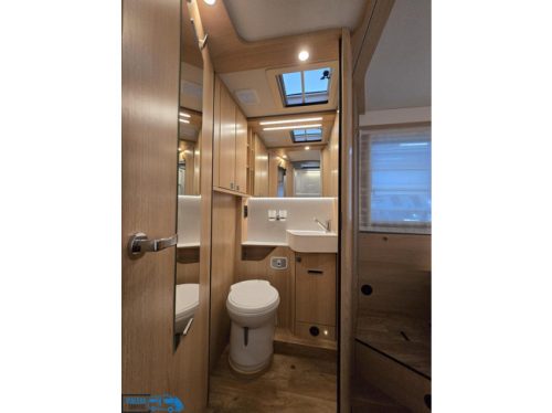 Hymer BMC-I 690 *170hp Automatic* French bed * Fully equipped photo: 18