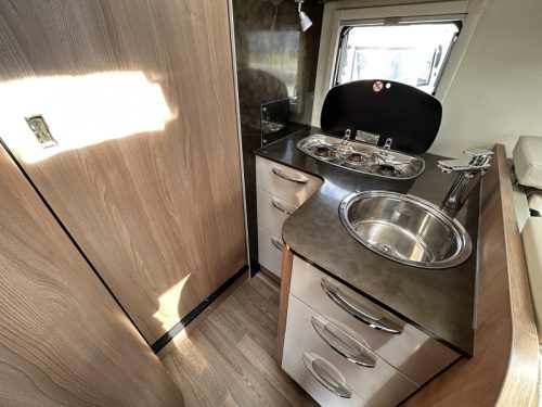 B&uuml;rstner Lyseo 700 T Queensbed/2017/Euro6/6.9M Foto: 11