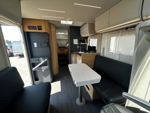 Adria Matrix Axess 650 DL Benelux, Automatik Foto: 9