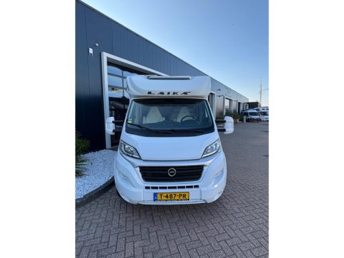 Laika Kosmo 212 leveling system queen bed 7m photo: 4