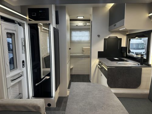 Challenger Graphite Ultimate 380 ( Chausson 720 ), 5 berths photo: 11