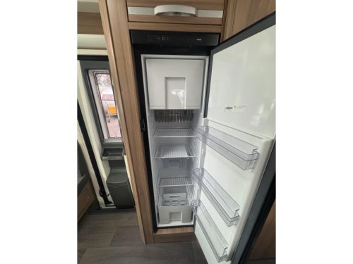 Adria Coral XL Plus A 670 SL photo : 13
