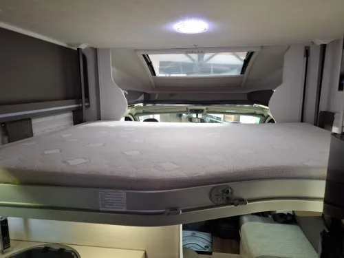 Chausson Welcome 727 GA Single Beds 2x Airco photo: 15