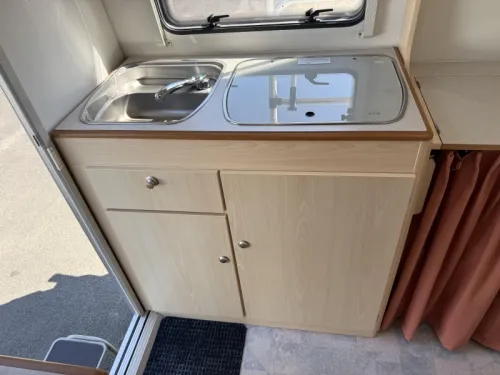 Kip Kompakt 37 EKV SINGLE BED TOILET AWNING photo: 12