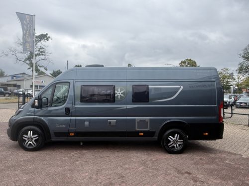 Karmann davis 620 9 speed automatic van conversion 141 hp euro 6 single beds awning flyscreen door swivelling bike rack solar panel photo: 8