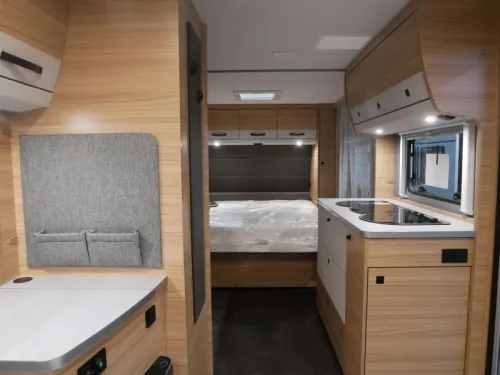 Dethleffs Summer Edition 530 DR U-shaped dinette + Queensbed photo: 7