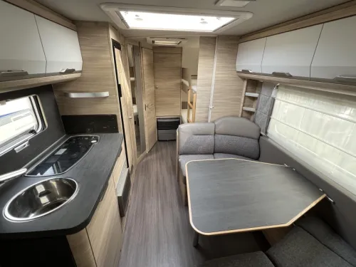 Knaus Sudwind 580 QS Rangierhilfe, Etagenbett, Radio,  Foto: 3