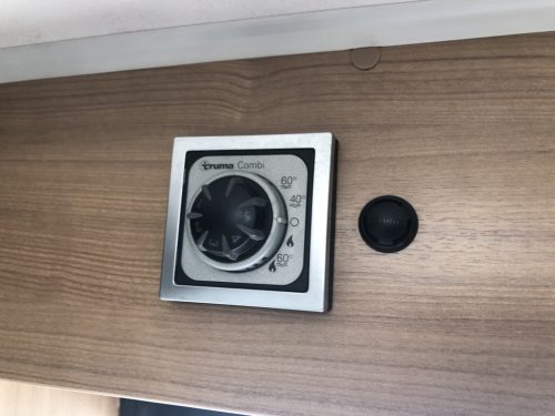 Hymer Yellowstone 649 SINGLE BEDS photo: 28