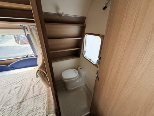 B&uuml;rstner Averso Fifty 460 TS Airco! Sch&ouml;nes Vorzelt franz&ouml;sisches Bett Foto: 8