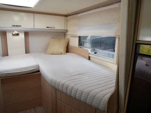 B&uuml;rstner Ixeo IT 726 G, Automatic, Single beds, Pop-top roof, XXL Garage photo: 18