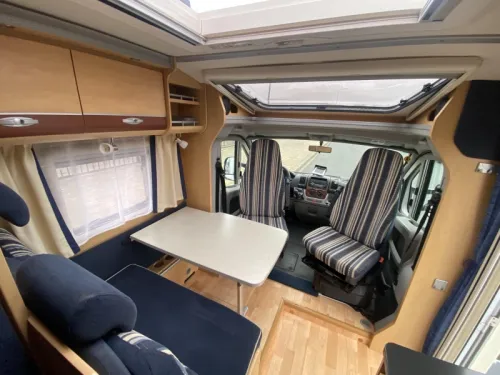 Dethleffs Advantage 6611 T single beds FULL Air conditioning photo: 5
