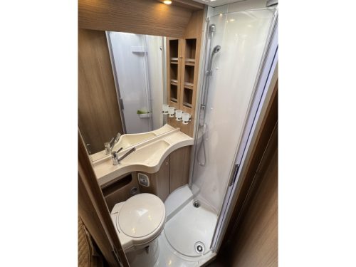 Carthago C-Tourer T 143 LE -300 Ah-Automatik-Klimaanlage Foto: 13