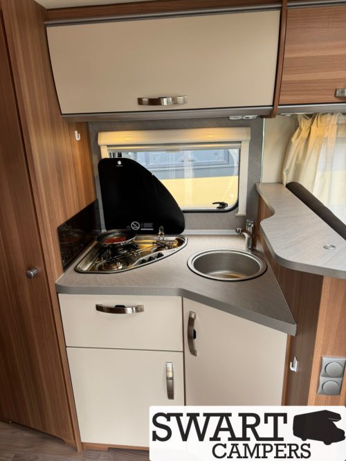 Weinsberg CaraLoft 650 MF, French bed 130 hp photo: 12