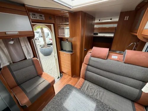 Dethleffs Esprit 6870 I GARAGE/GROSSES BETT/SCH Foto: 13