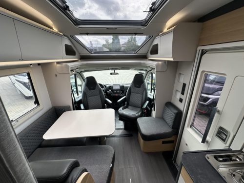 Adria Coral 600 SL 140PK L&auml;ngsbetten Garage  Foto: 13
