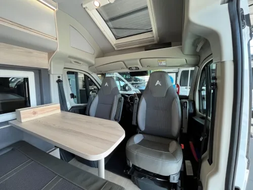 Affinity Five 5-Sitzer Kastenwagen Foto: 2