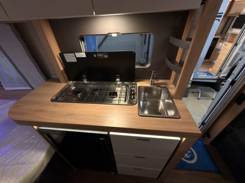 Knaus Sport 460 EU 1800 KG + Einzelbetten Foto: 13
